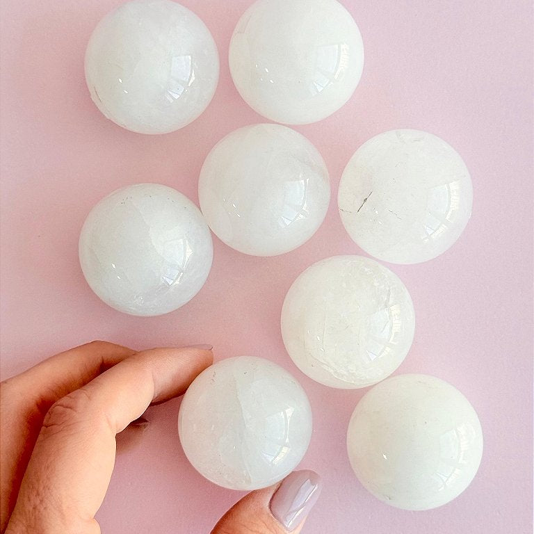 Esfera de Quartzo Branco Mini - Purificação, Paz Interior, Serenidade Emocional
