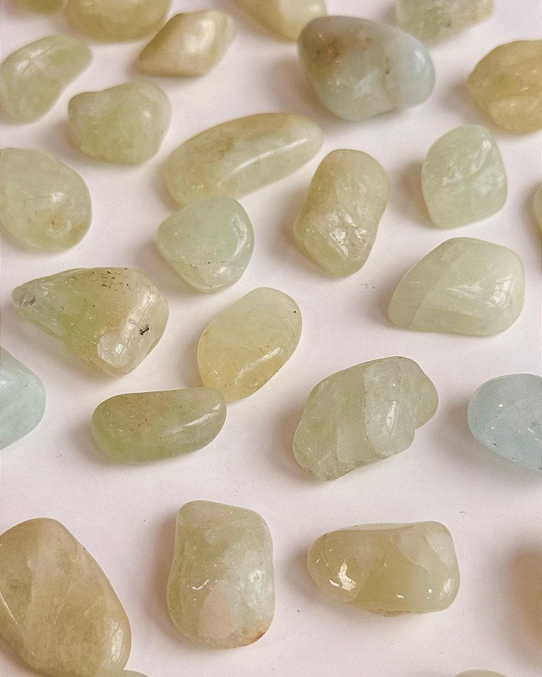 Água Marinha Natural Rolada Mini - Pedra da Ansiedade, Desfaz Confusões, Protege os Pensamentos