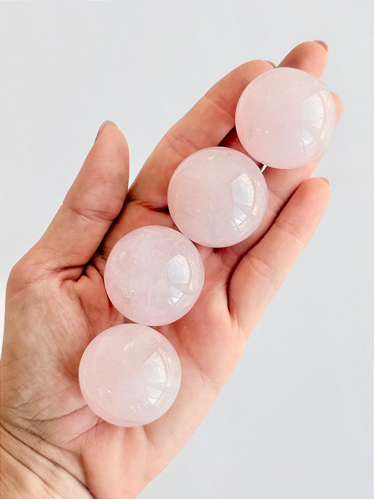 Esfera de Quartzo Rosa Mini - Cura do Coração, Amor Próprio, Perdão e Gratidão