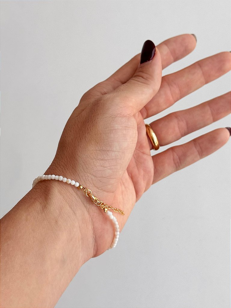 Pulseira de Madre Pérola Redonda 2mm - Amor Universal, Proteção e Riqueza