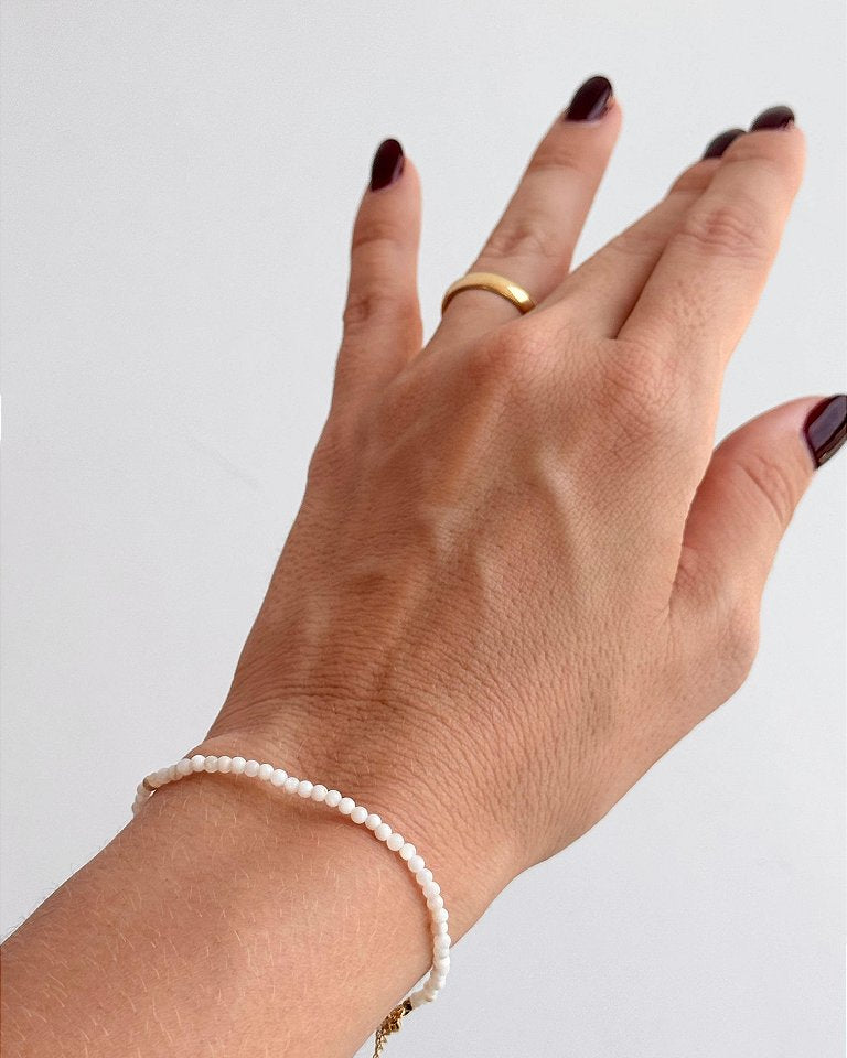 Pulseira de Madre Pérola Redonda 2mm - Amor Universal, Proteção e Riqueza