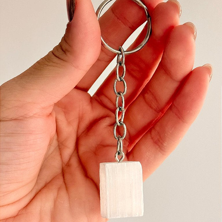 Chaveiro de Selenita - Limpeza Energética; Paz de Espírito; Cansaço Mental e Dores