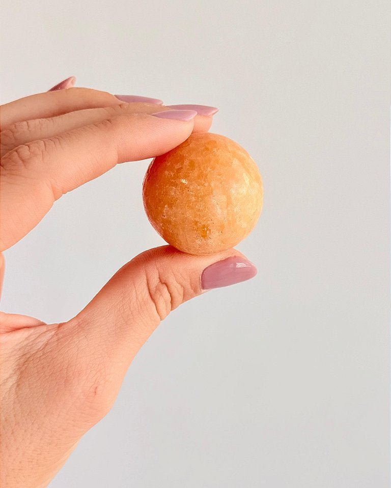 Esfera de Calcita Amarela Mini - Movimento, Realizações, Alegria e Entusiasmo