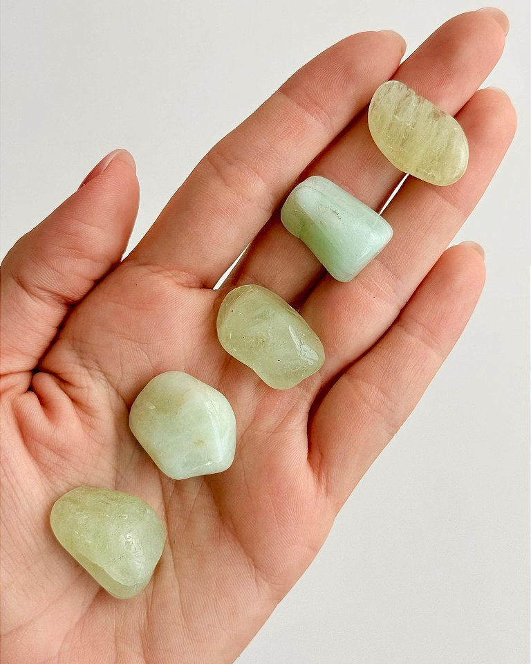 Água Marinha Natural Rolada Mini - Pedra da Ansiedade, Desfaz Confusões, Protege os Pensamentos