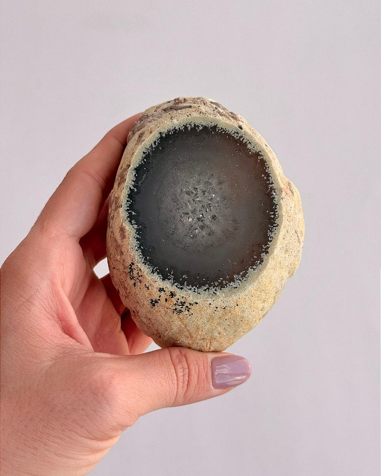 Geodo Olho Mágico Enhydro M - Mistérios Ocultos - Pedra da Sorte