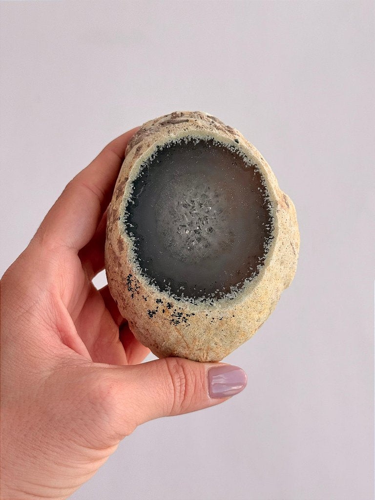 Geodo Olho Mágico Enhydro M - Mistérios Ocultos - Pedra da Sorte