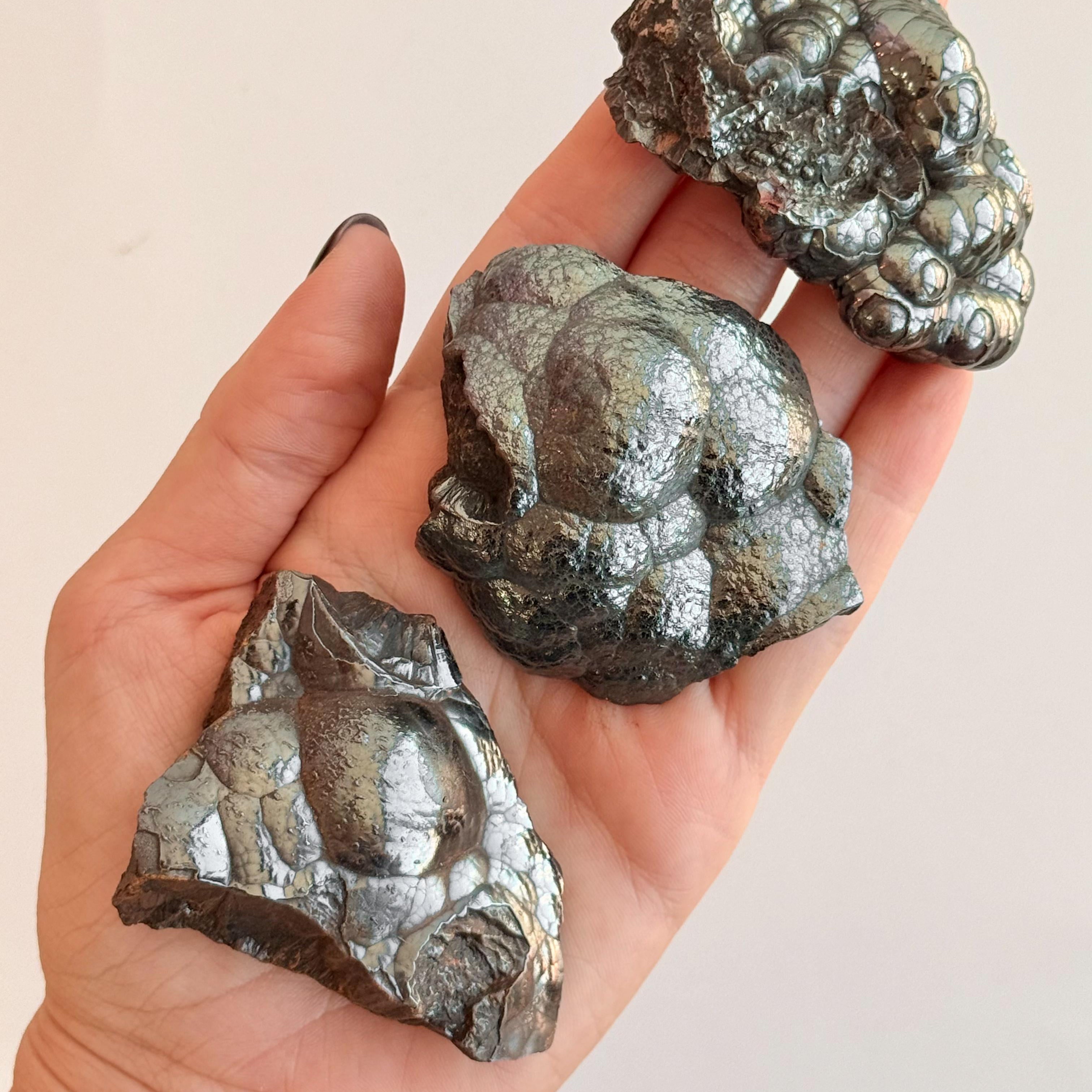 Goethita Bruta G - Pedra de Poder; Mistério e Profundidade; Dissolve Bloqueios; Bruxaria