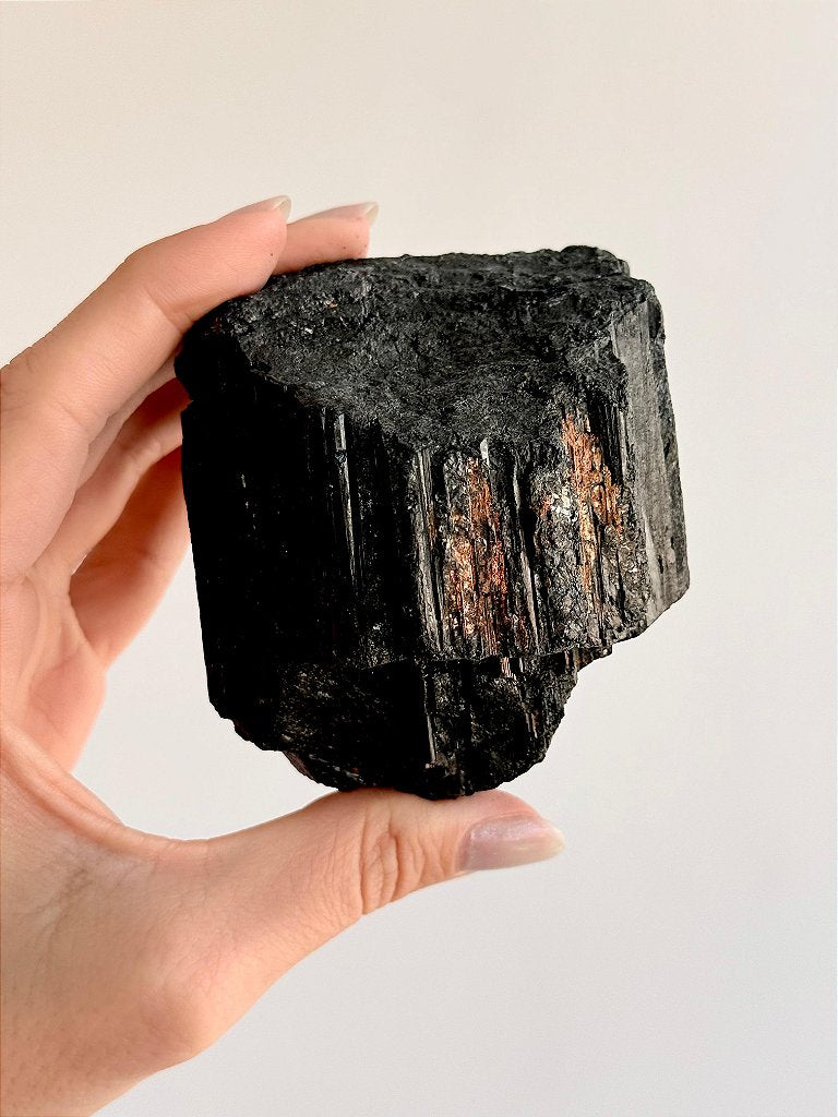 Turmalina Negra de Ambiente M 301 a 500g - Proteção Energética e Espiritual, Inseguranças e Soluções
