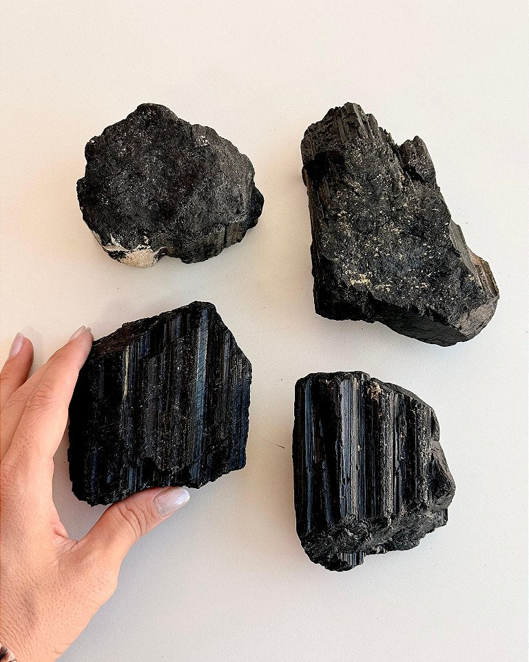 Turmalina Negra de Ambiente G 501 a 700g - Proteção Energética e Espiritual, Inseguranças e Soluções