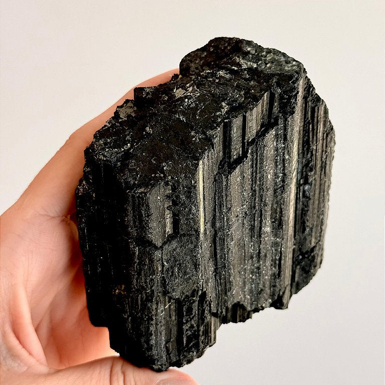 Turmalina Negra de Ambiente G 501 a 700g - Proteção Energética e Espiritual, Inseguranças e Soluções