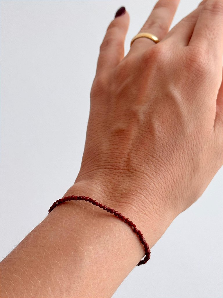 Pulseira de Jaspe Vermelho 2mm Multifacetada - Coragem, Atitude, Vitalidade e Saúde