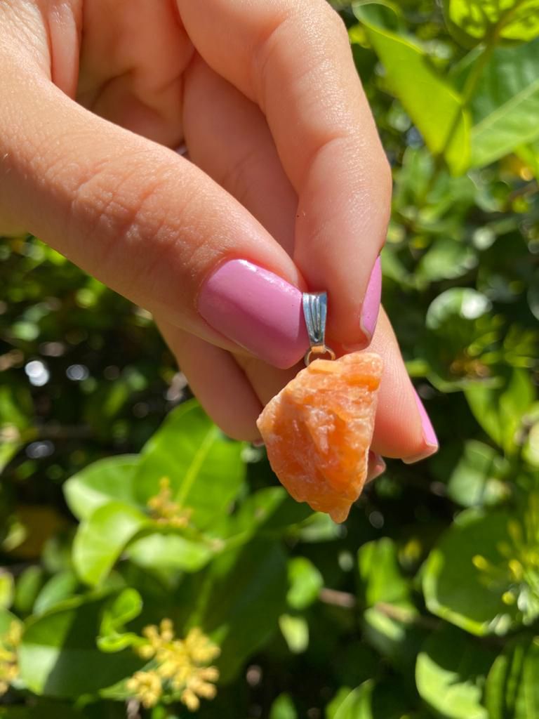 Pingente de Calcita Laranja Bruto - Alegria e Vitalidade