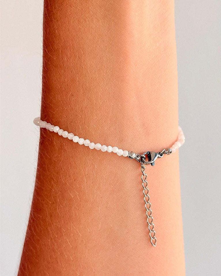 Pulseira de Pedra da Lua 2mm Multifacetada - Sensualidade, Energia Feminina, Domínio das Emoções e Fertilidade
