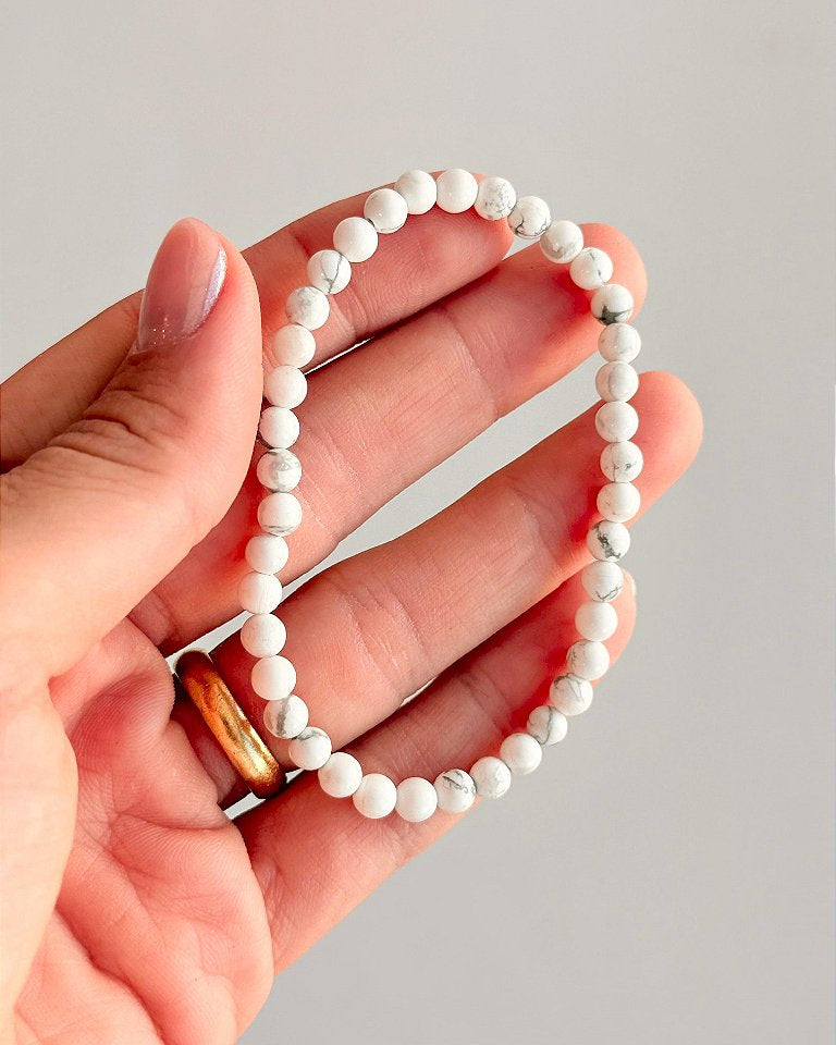 Pulseira de Howlita Redonda 4mm - Paciência, Ansiedade, Equilíbrio de Emoções e Paz