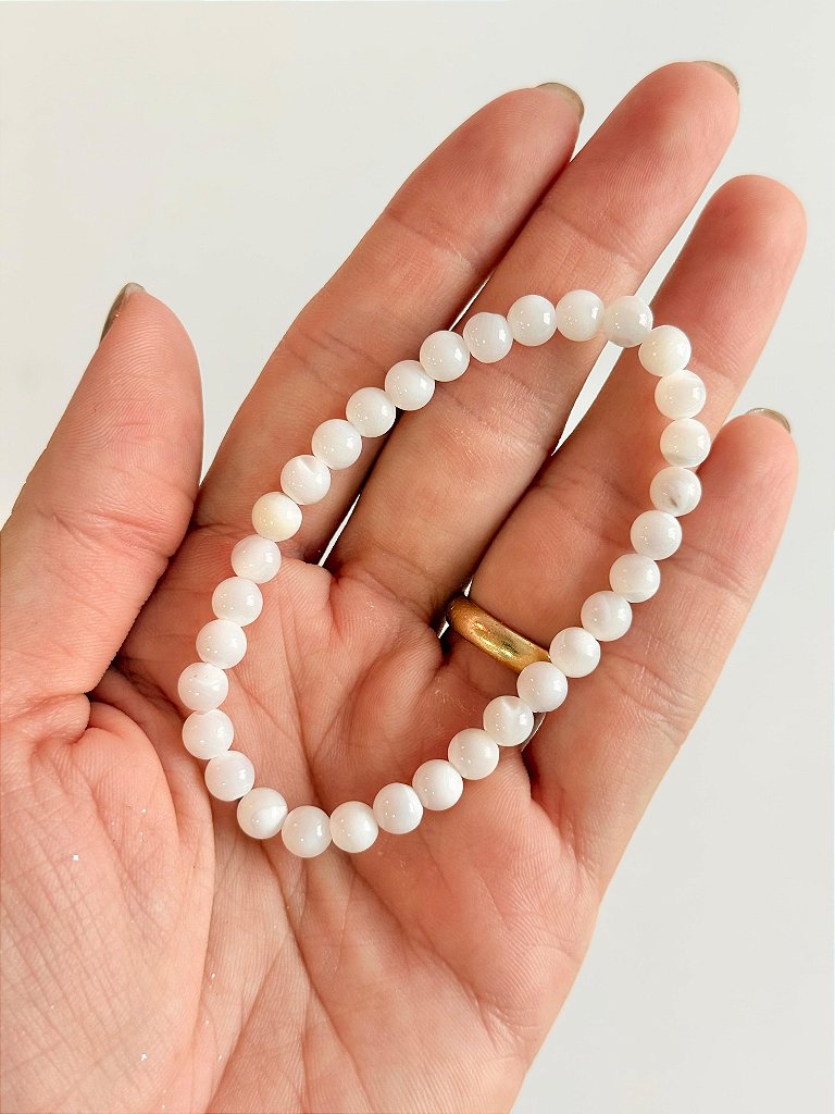 Pulseira de Madre Pérola Redonda 6mm - Amor Incondicional, Riqueza, Beleza, Proteção e Pensamentos de Paz