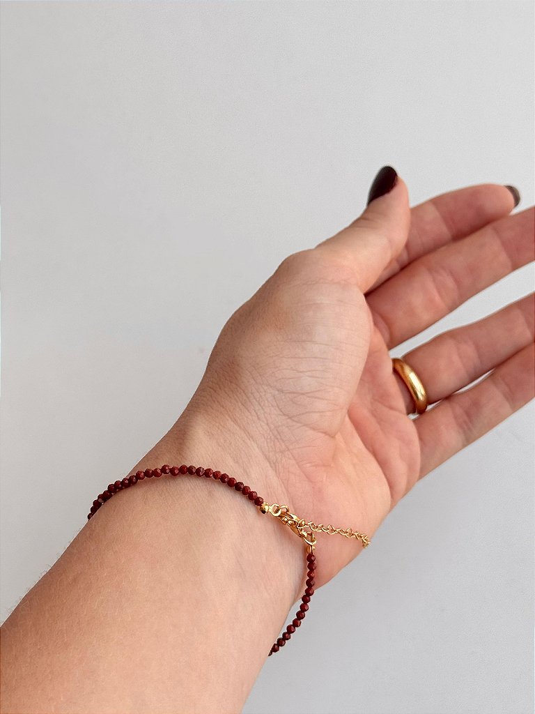 Pulseira de Jaspe Vermelho 2mm Multifacetada - Coragem, Atitude, Vitalidade e Saúde