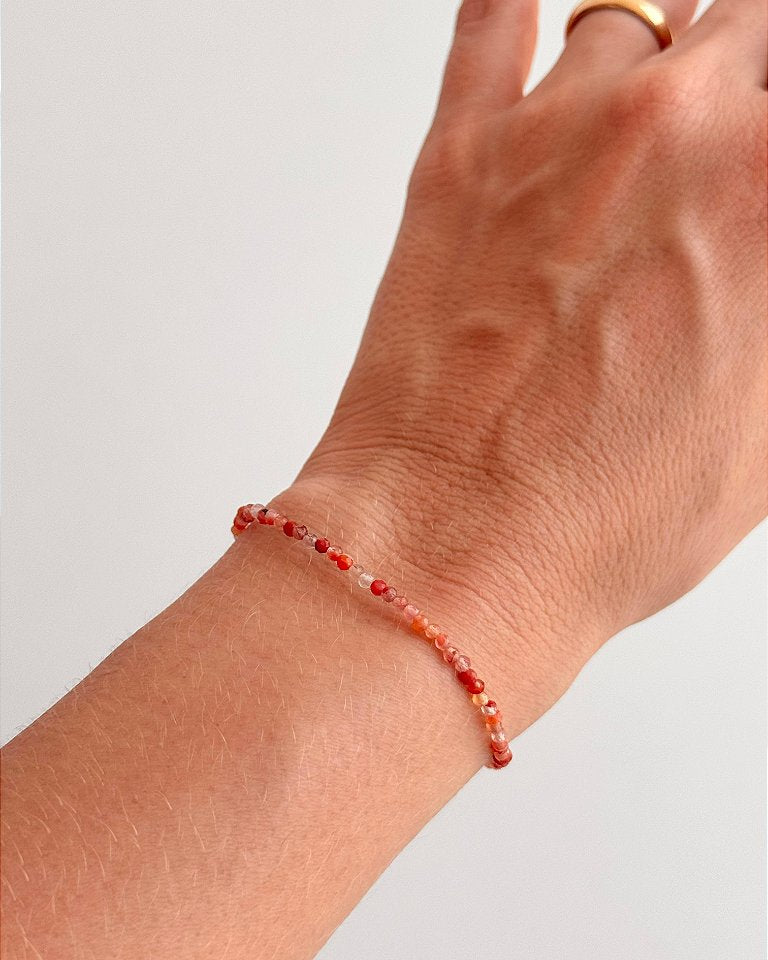 Pulseira de Cornalina 2mm Multifacetada - Alegria de Viver, Procrastinação, Disposição e Motivação