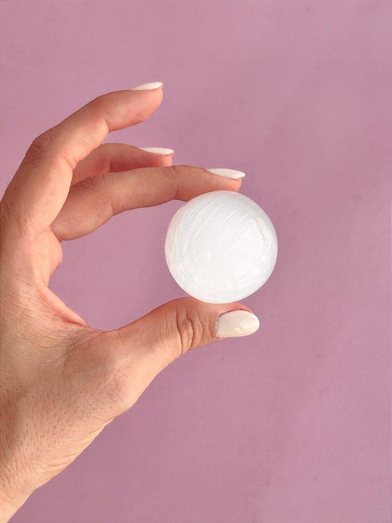 Esfera de Selenita 4cm - Limpeza Energética; Paz de Espírito; Cansaço Mental e Dores