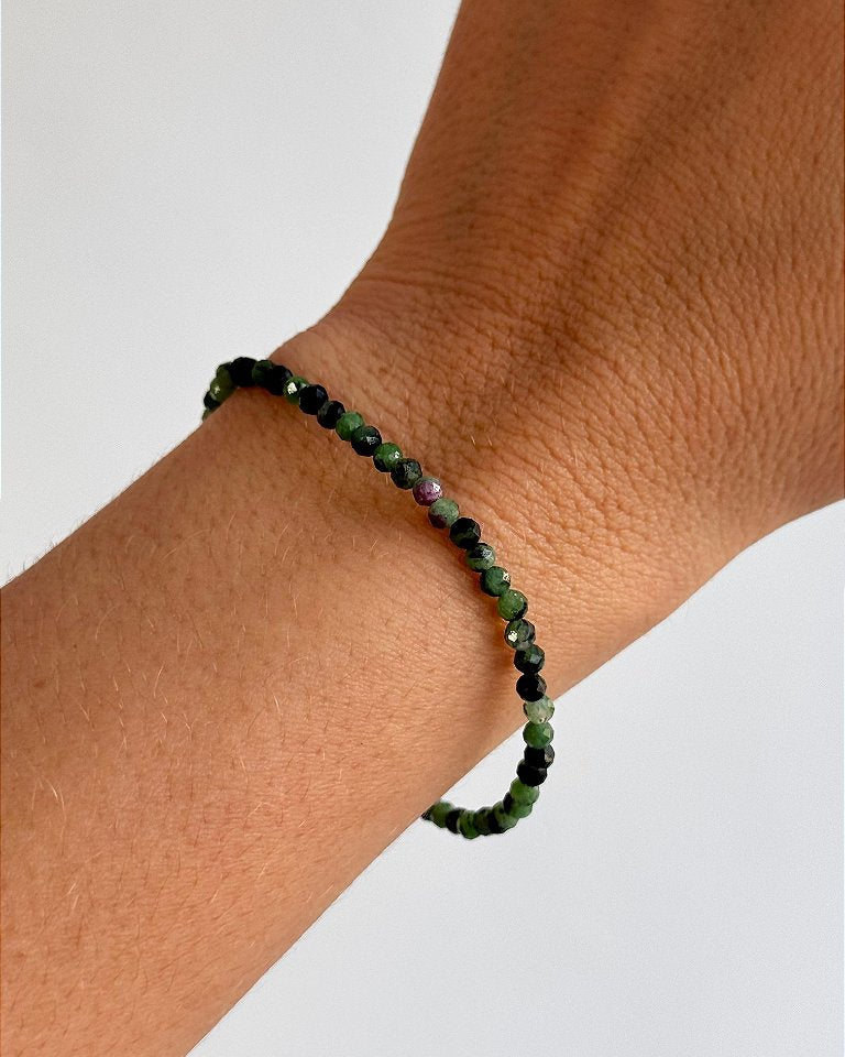 Pulseira de Zoisita com Rubi 3mm Multifacetada - Paixão pela Vida; Sucesso; Decisões