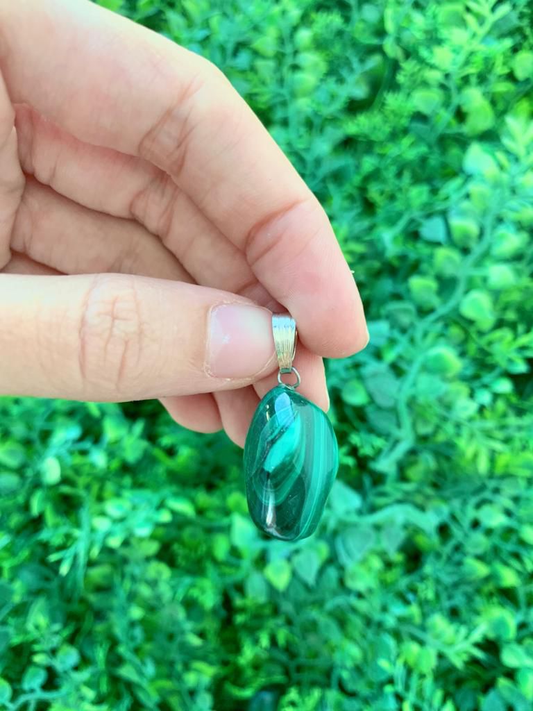 Pingente de Malaquita Rolado - Vitalidade e Beleza