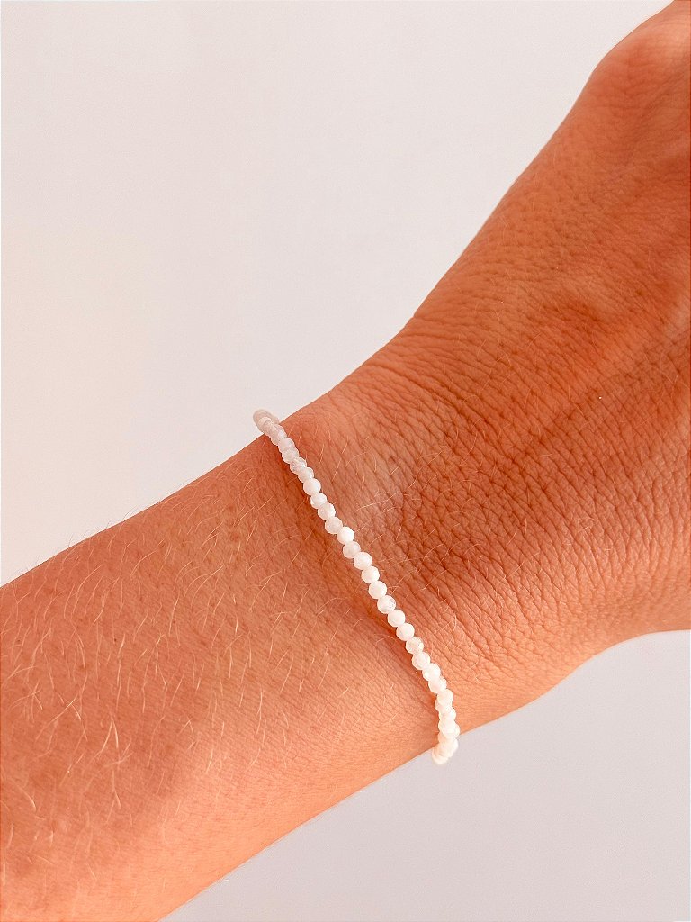 Pulseira de Pedra da Lua 2mm Multifacetada - Sensualidade, Energia Feminina, Domínio das Emoções e Fertilidade