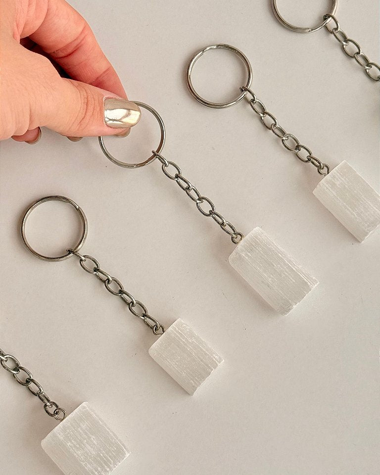 Chaveiro de Selenita - Limpeza Energética; Paz de Espírito; Cansaço Mental e Dores