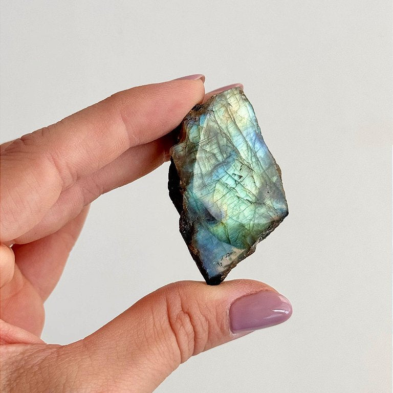 Labradorita Lapidada - Qualidade Especial - Pedra da Magia; Quem é você; Conexão Espiritual