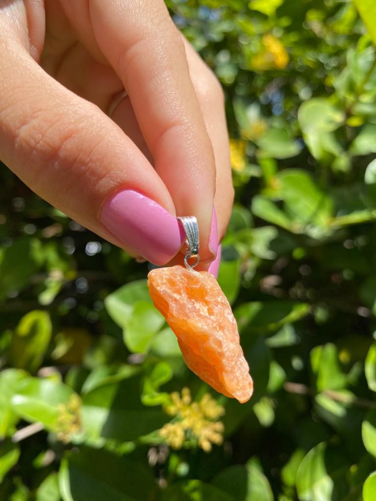 Pingente de Calcita Laranja Bruto - Alegria e Vitalidade