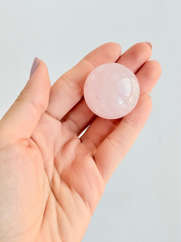 Esfera de Quartzo Rosa Mini - Cura do Coração, Amor Próprio, Perdão e Gratidão
