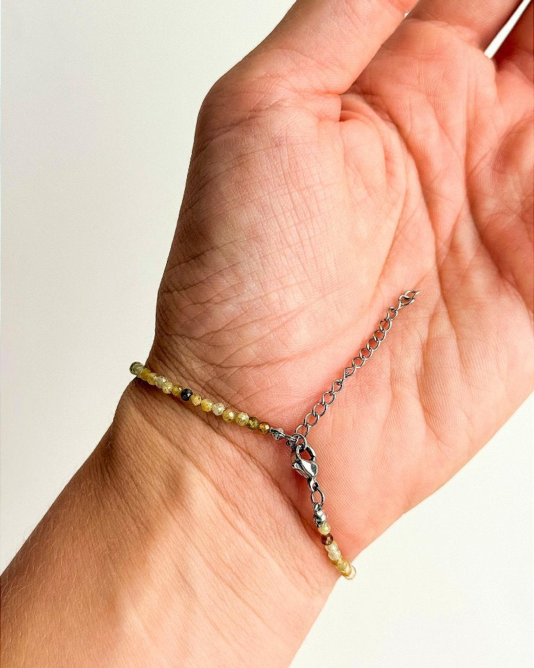 Pulseira de Peridoto 2mm Multifacetada - Transformação; Mudanças Drásticas; Destino; Libera Tensões