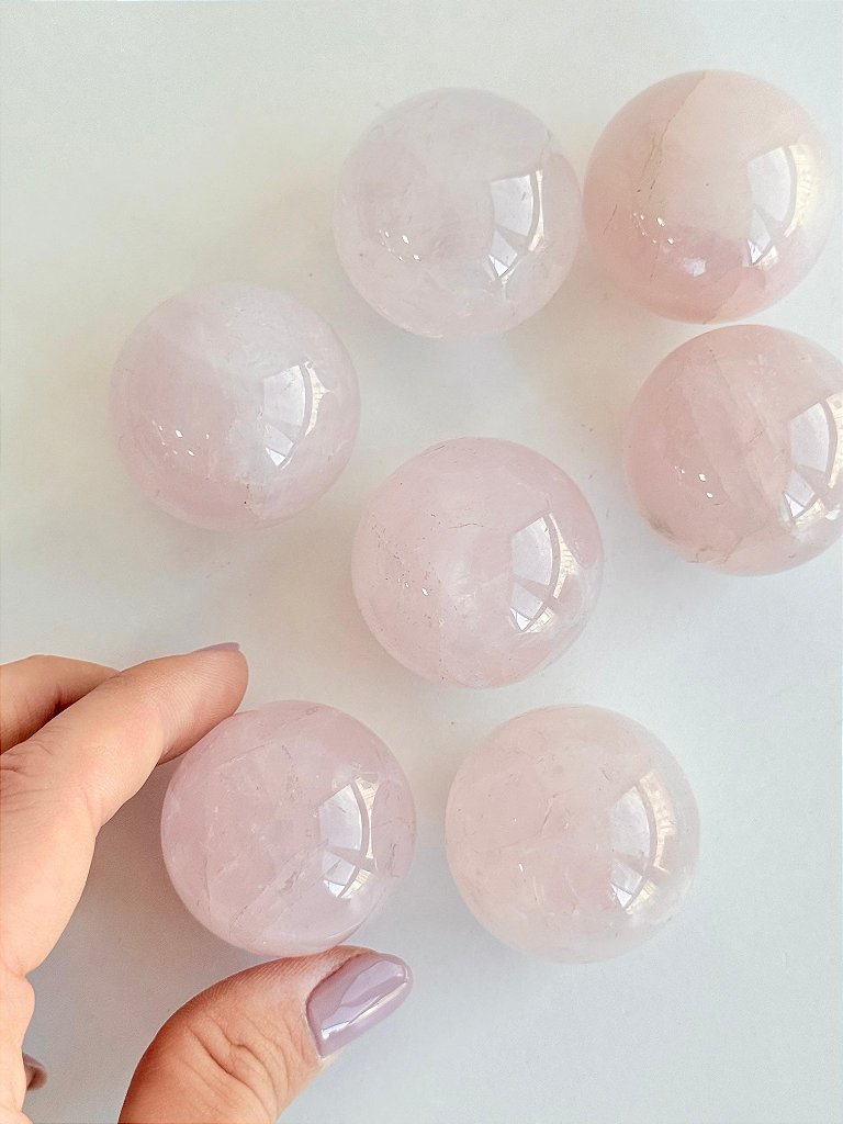 Esfera de Quartzo Rosa Mini - Cura do Coração, Amor Próprio, Perdão e Gratidão