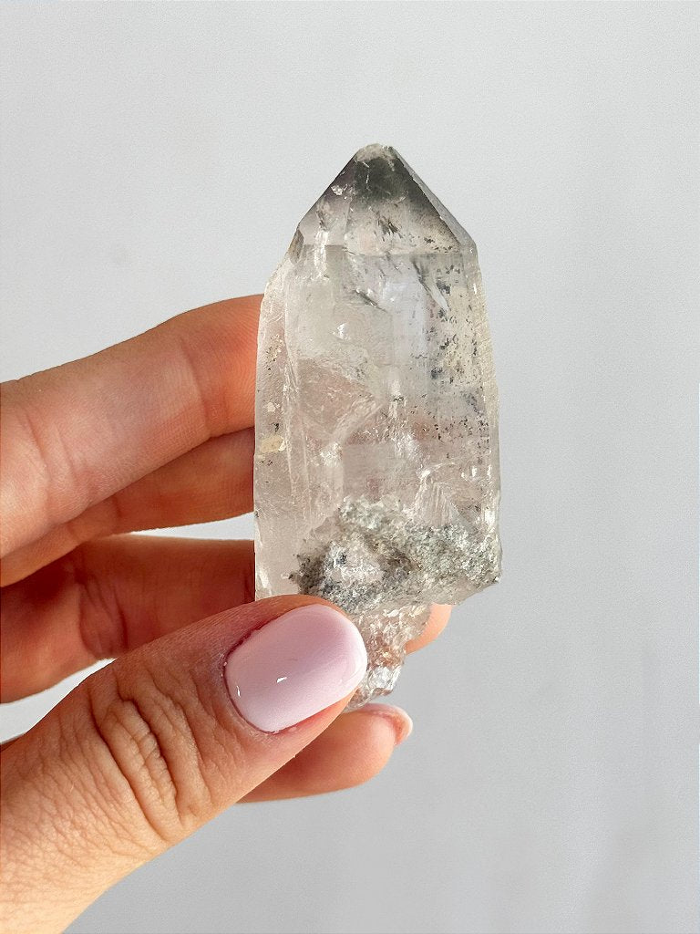 Quartzo com Clorita - Libera Mágoas, Restaura Alegria, Purifica e Regenera