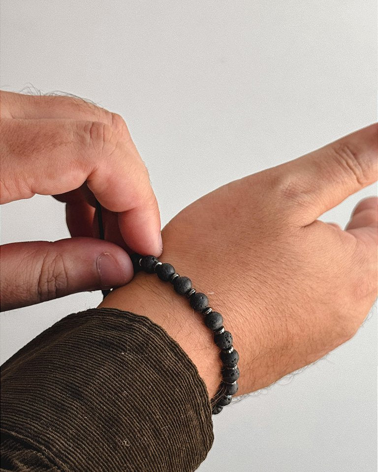 Pulseira de Lava Vulcânica 6mm Regulável - Aço Inoxidável - Resiliência, Força e Autossabotagem