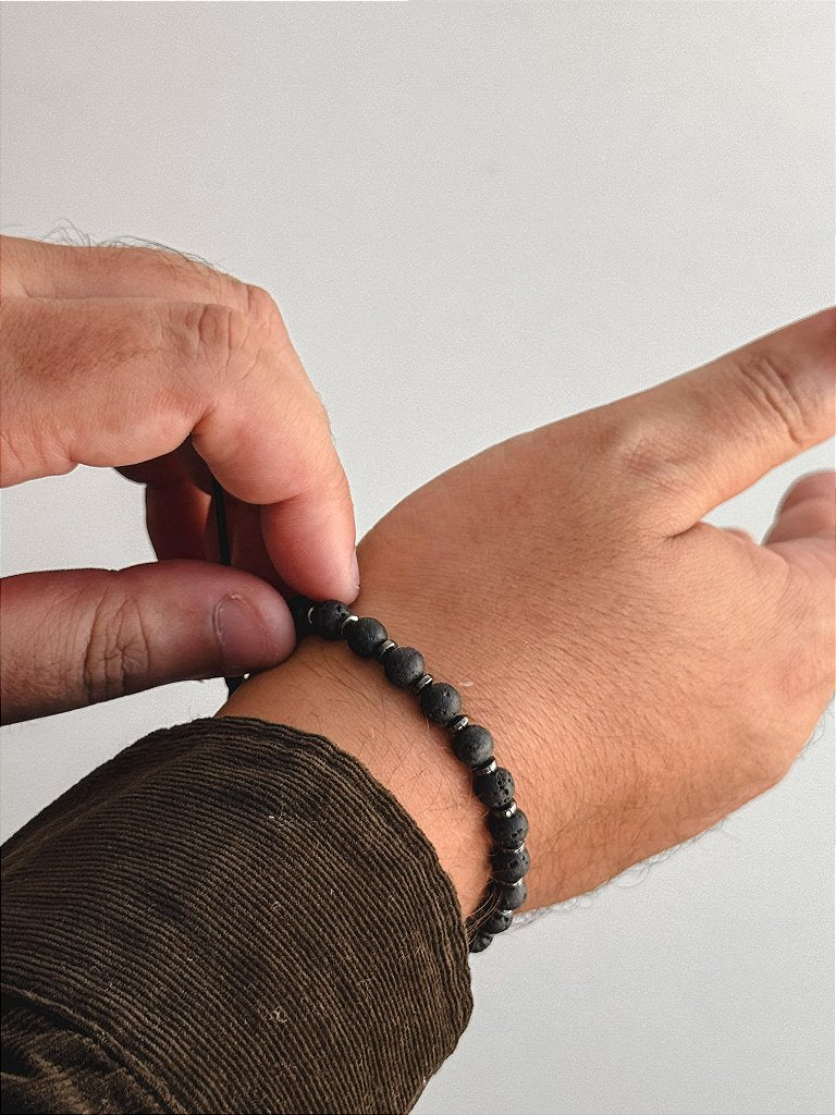 Pulseira de Lava Vulcânica 6mm Regulável - Aço Inoxidável - Resiliência, Força e Autossabotagem