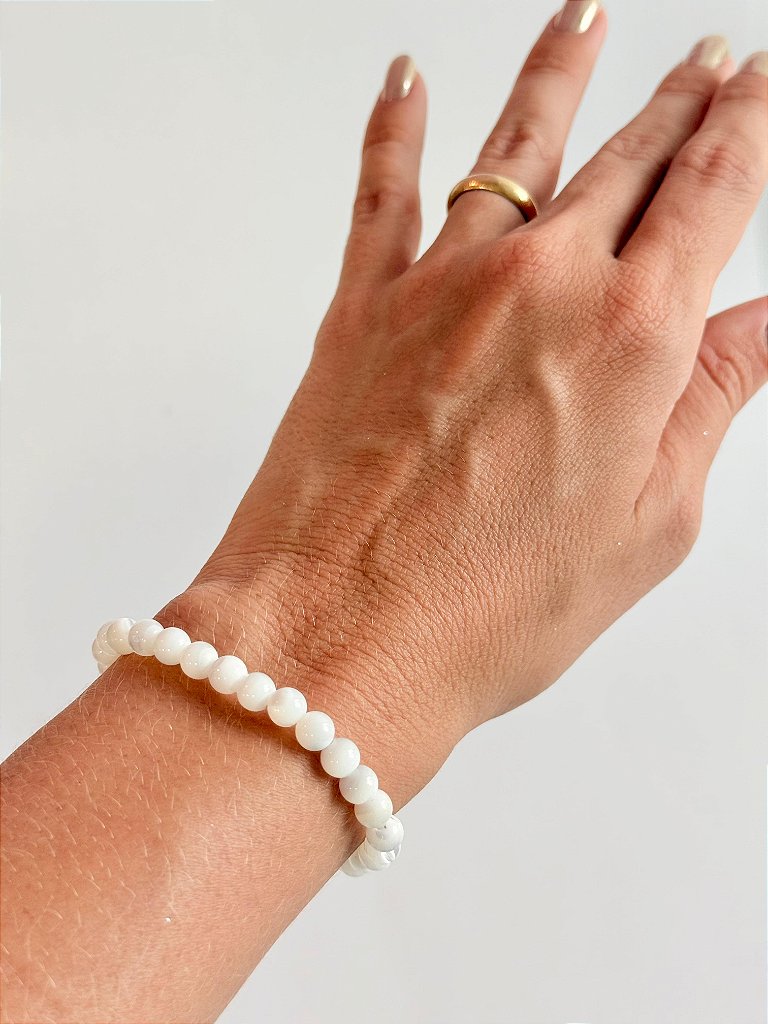 Pulseira de Madre Pérola Redonda 6mm - Amor Incondicional, Riqueza, Beleza, Proteção e Pensamentos de Paz