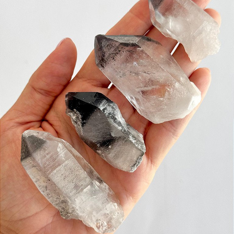 Quartzo com Clorita - Libera Mágoas, Restaura Alegria, Purifica e Regenera