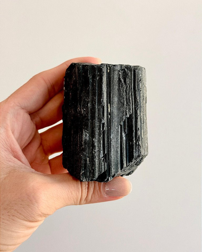 Turmalina Negra de Ambiente P 100 a 300g - Proteção Energética e Espiritual, Inseguranças e Soluções