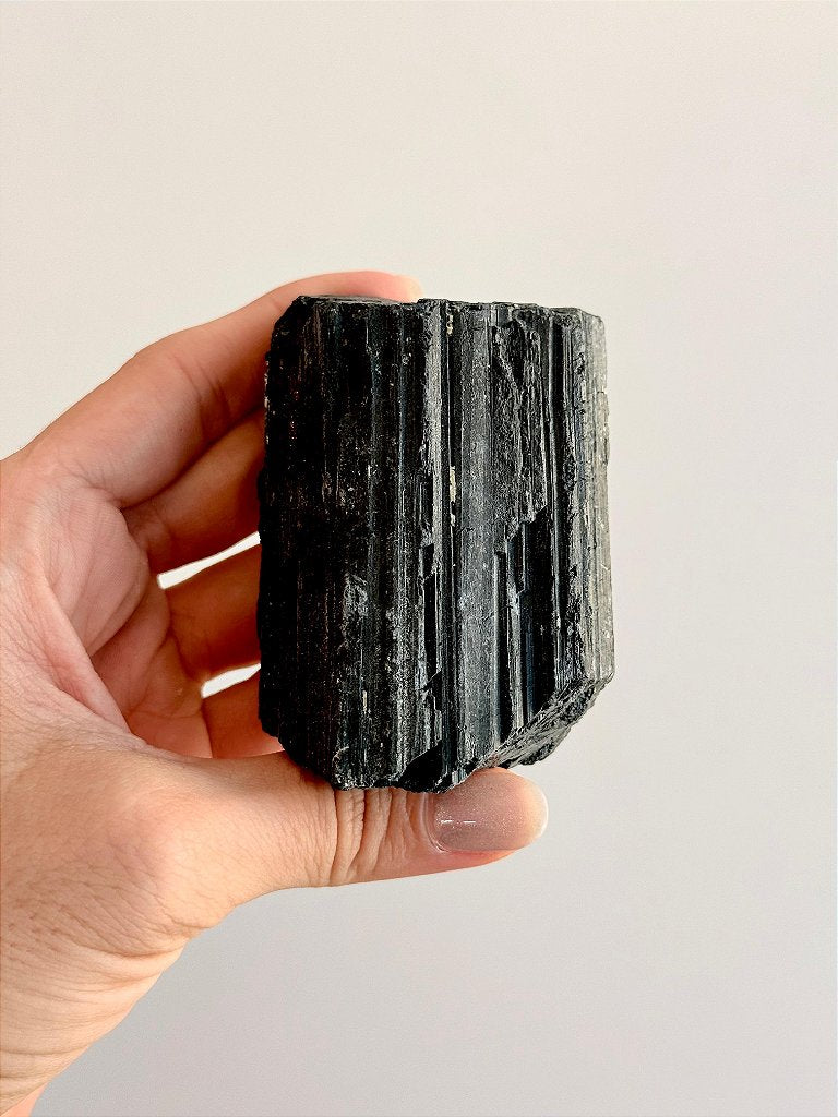 Turmalina Negra de Ambiente P 100 a 300g - Proteção Energética e Espiritual, Inseguranças e Soluções