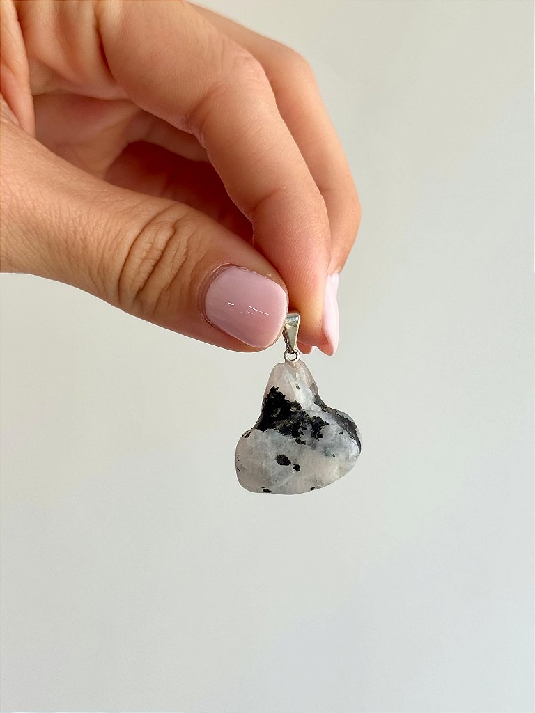 Pingente de Pedra da Lua Rolada - Sensualidade, Energia Feminina, Domínio das Emoções e Fertilidade