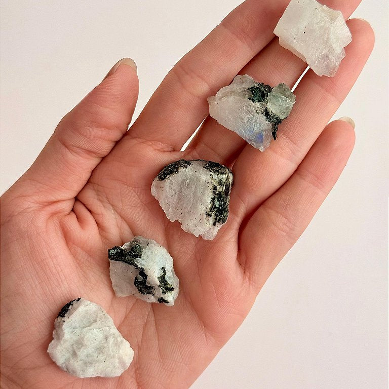 Pedra da Lua Bruta - Sensualidade, Energia Feminina, Domínio das Emoções e Fertilidade