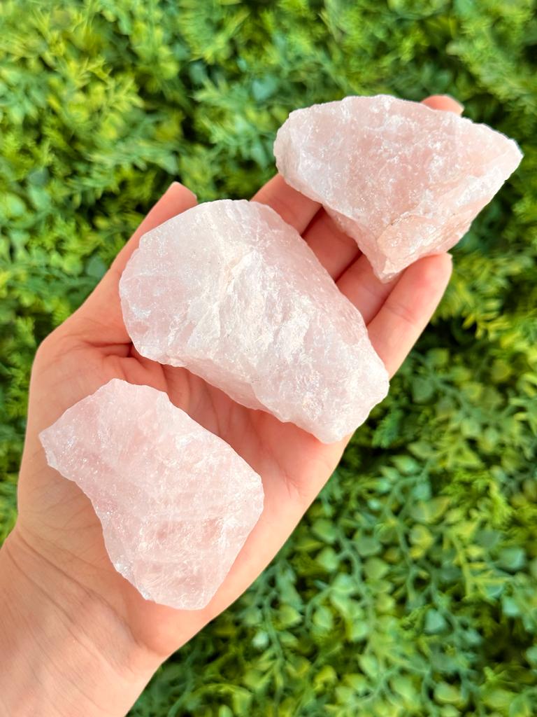 Quartzo Rosa Bruta G - Pedra do Amor e Relacionamento
