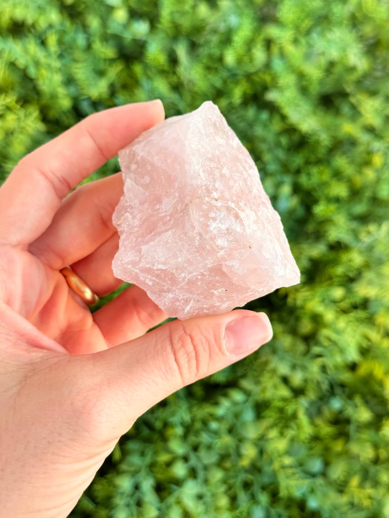 Quartzo Rosa Bruta G - Pedra do Amor e Relacionamento