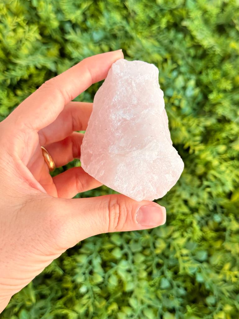 Quartzo Rosa Bruta G - Pedra do Amor e Relacionamento