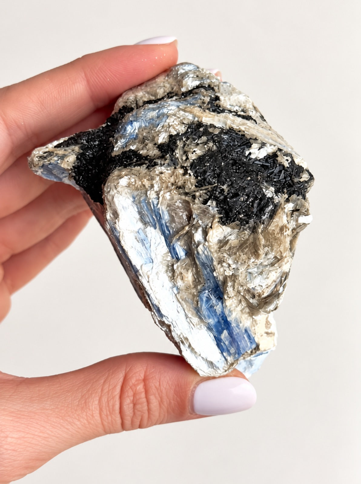 Cianita Azul com Inclusões - CIA152 183g - Pedra do Arcanjo Miguel - Proteção dos Anjos