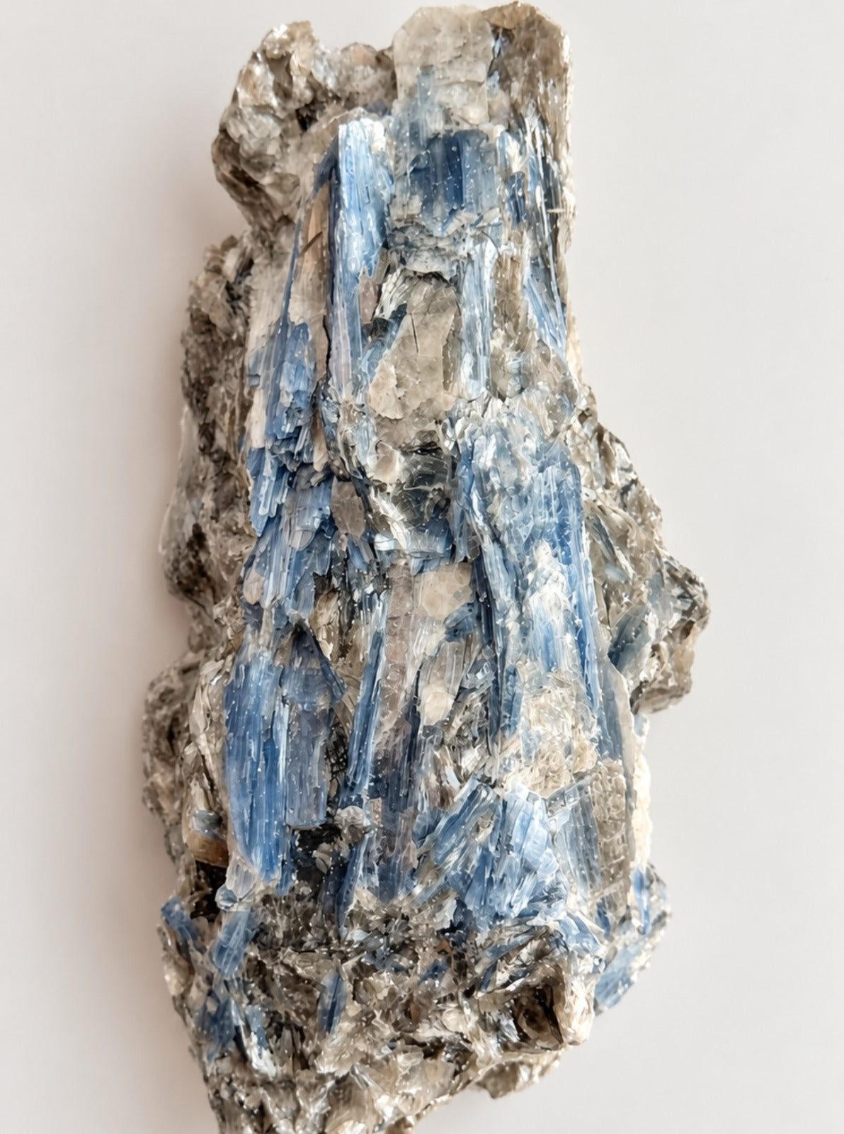 Cianita Azul com Inclusões - CIA155 415g - Pedra do Arcanjo Miguel - Proteção dos Anjos