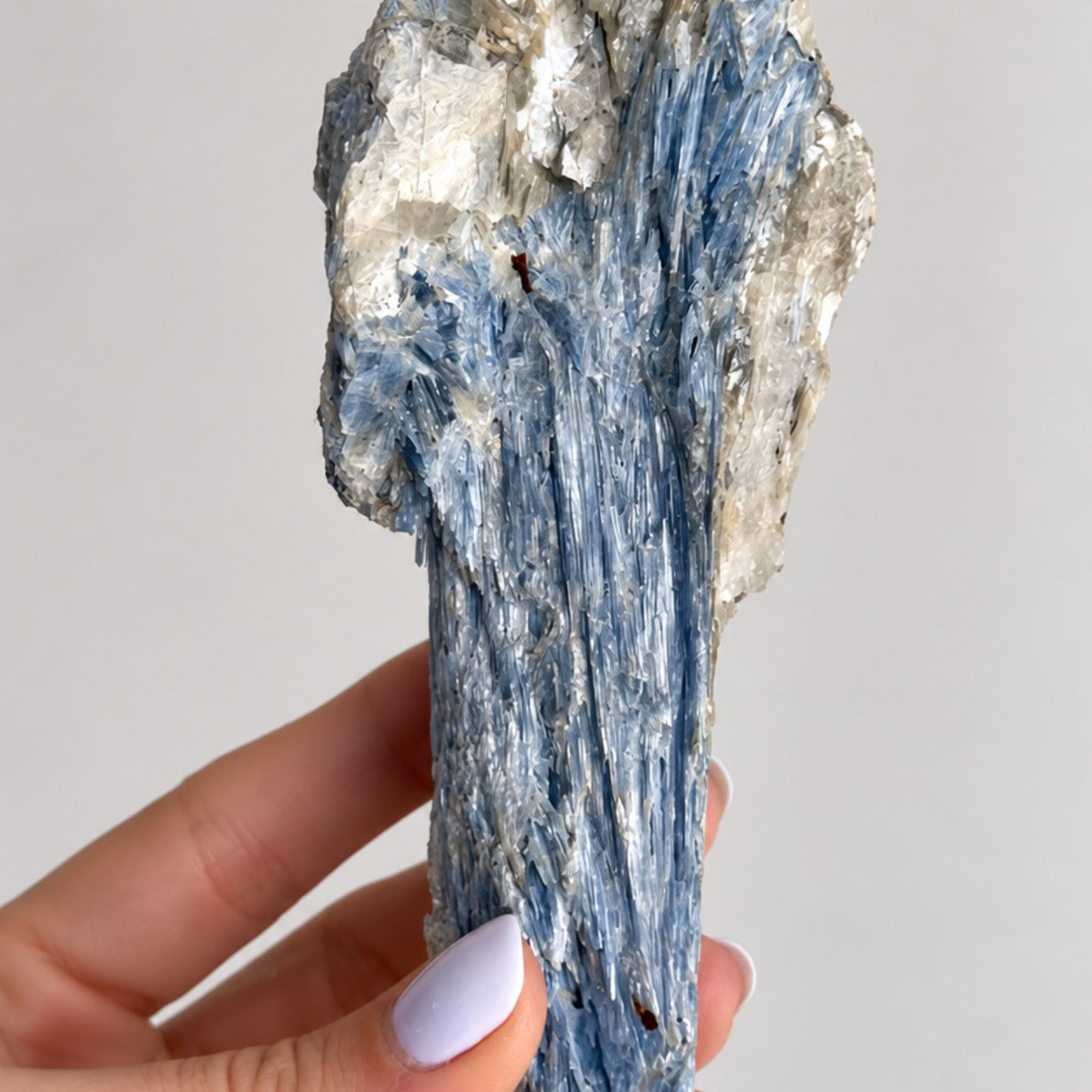 Cianita Azul com Inclusões - CIA148 401g - Pedra do Arcanjo Miguel - Proteção dos Anjos