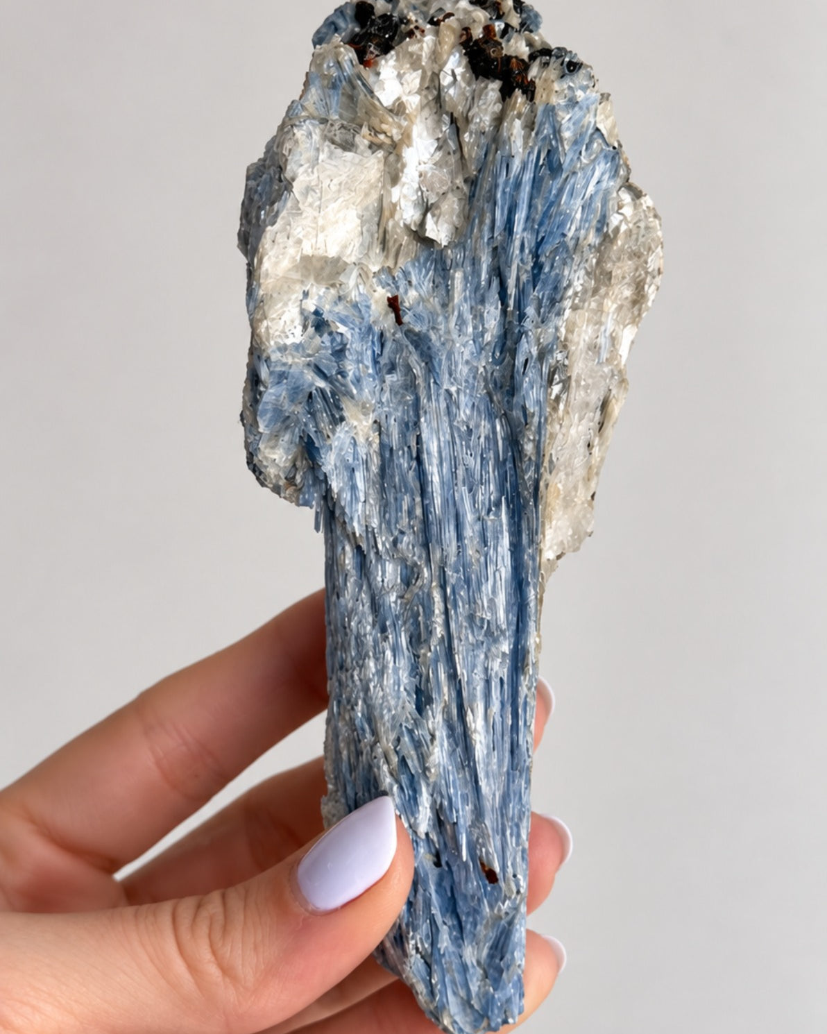 Cianita Azul com Inclusões - CIA148 401g - Pedra do Arcanjo Miguel - Proteção dos Anjos