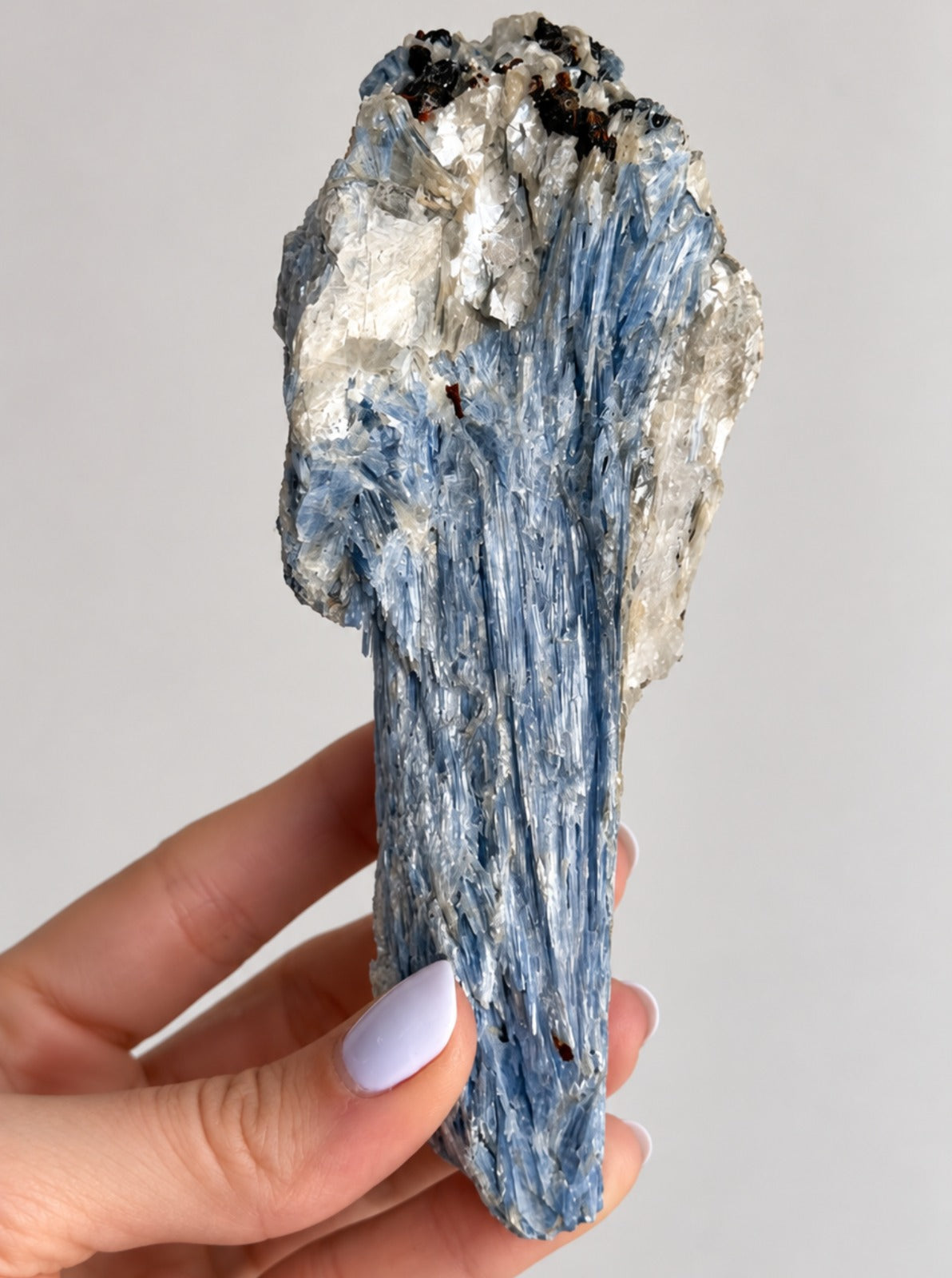 Cianita Azul com Inclusões - CIA148 401g - Pedra do Arcanjo Miguel - Proteção dos Anjos