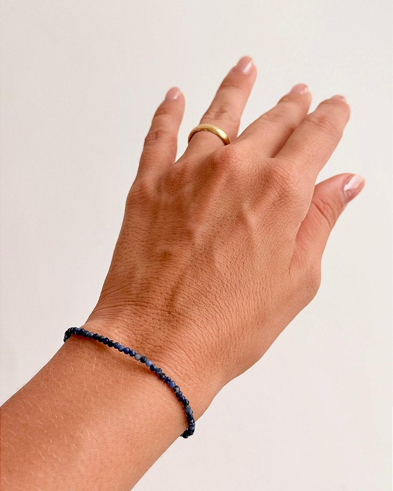 Pulseira de Sodalita 2mm Multifacetada - Direcionamento, Clareza Mental, Decisões, Discernimento
