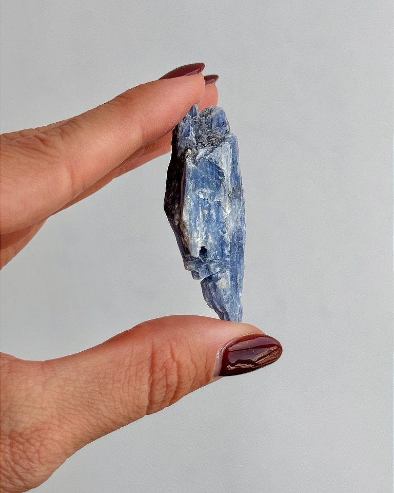 Cianita Azul Bruta P - Pedra de Miguel Arcanjo; Proteção dos Anjos